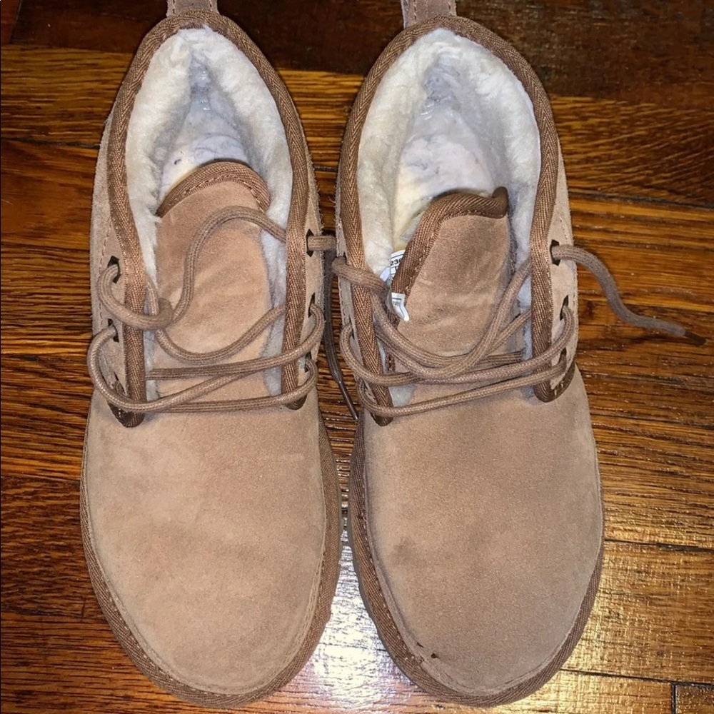 Ugg Neumel boots. ⚠️SOLD ON MERC. ⚠️
